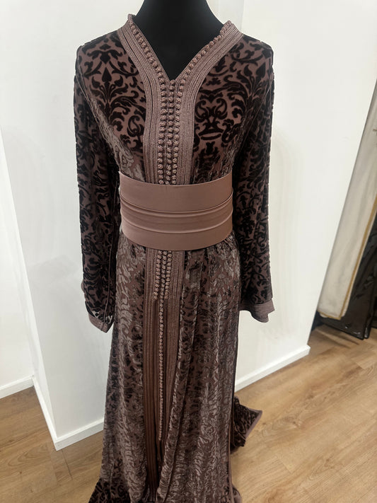 Caftan marron mi velours mi satin
